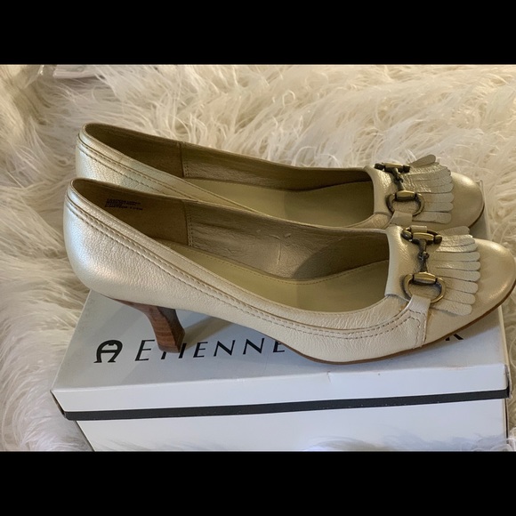 LADIES SHOES - Picture 8 of 12